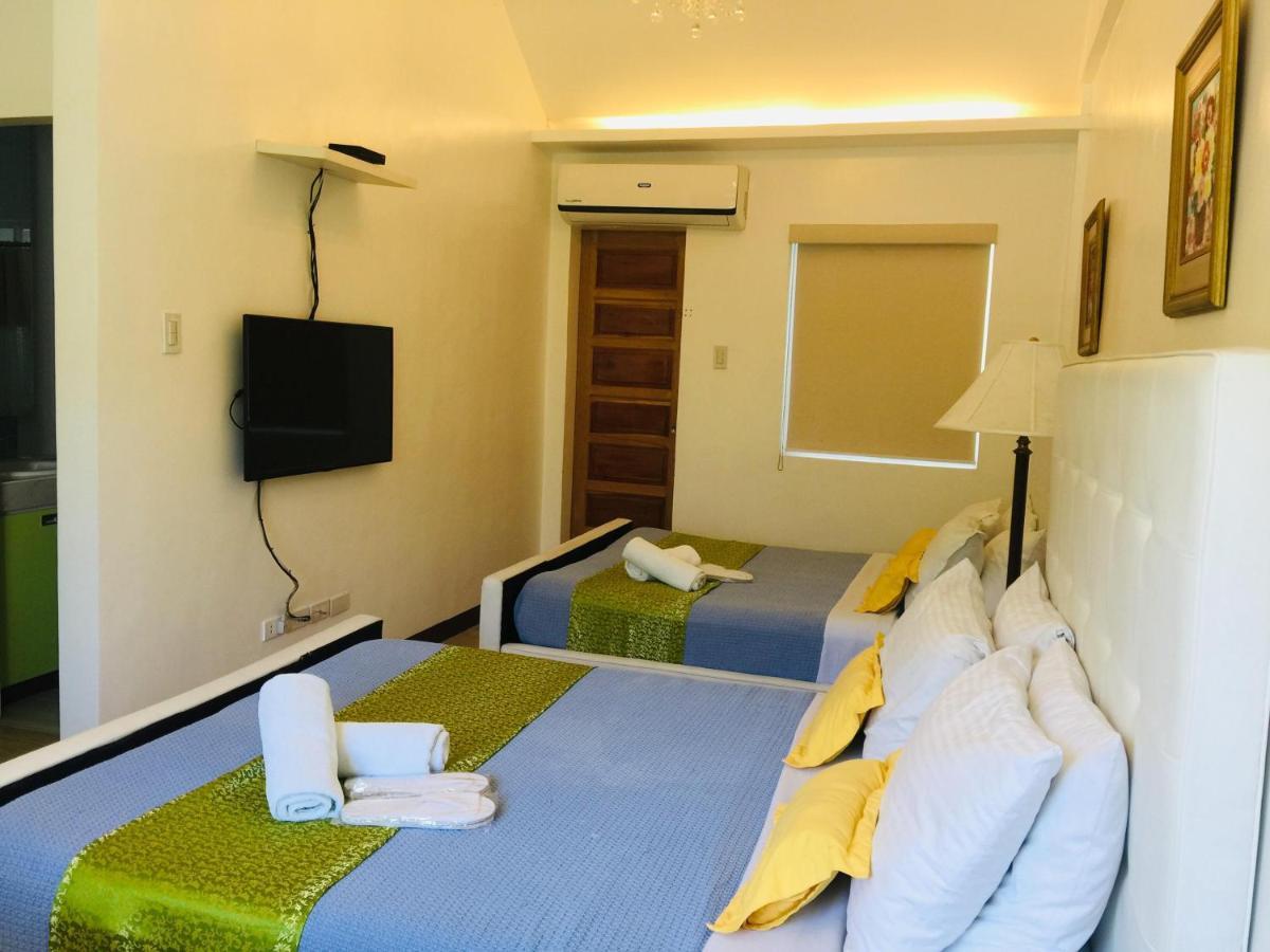 เดอะ คาร์เมแลนซ์ ล้อดจ์ Hotel Tagaytay City ภายนอก รูปภาพ