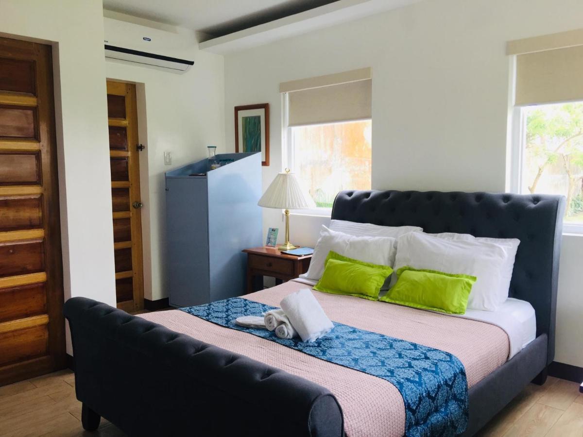เดอะ คาร์เมแลนซ์ ล้อดจ์ Hotel Tagaytay City ภายนอก รูปภาพ